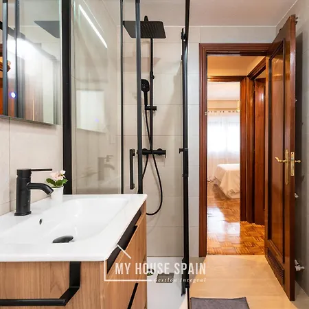 Myhousespain - Amplio Y Centrico Piso En Oviedo